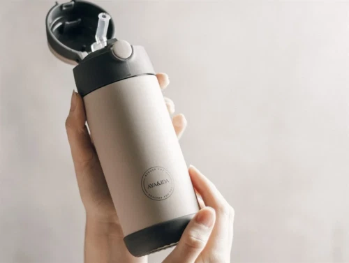 AYA&IDA cream beige kids drikkeflaske med sugerør 350ml